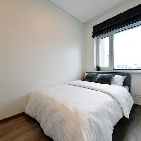 New Apartment In Good Location With Terrace 考纳斯 外观 照片